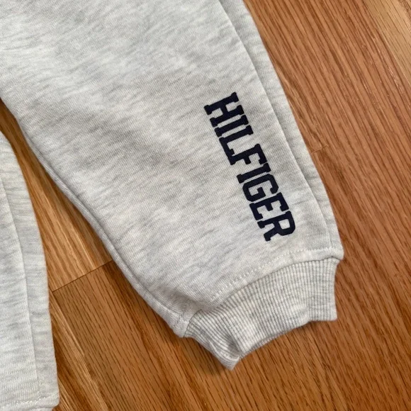 Tommy Hilfiger Baby Boy 2 Piece Outfit Set - Picture 6 of 12